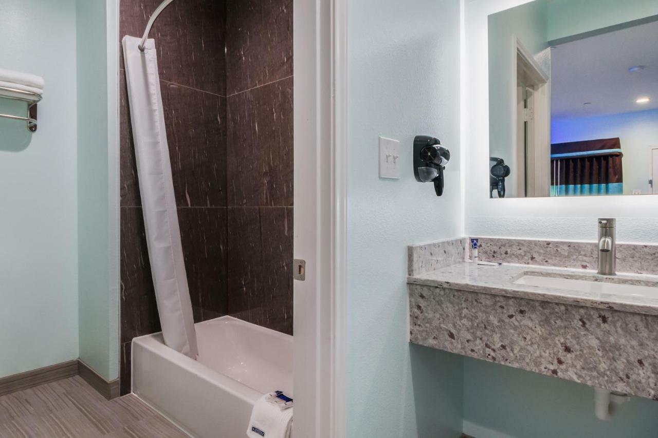 Hotel Americas Value Inn- Aldine Westfield