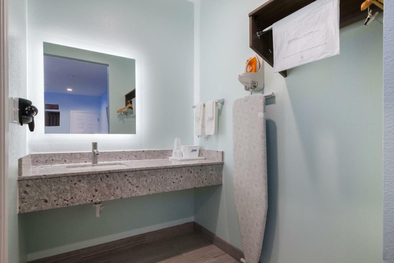 Hotel Americas Value Inn- Aldine Westfield